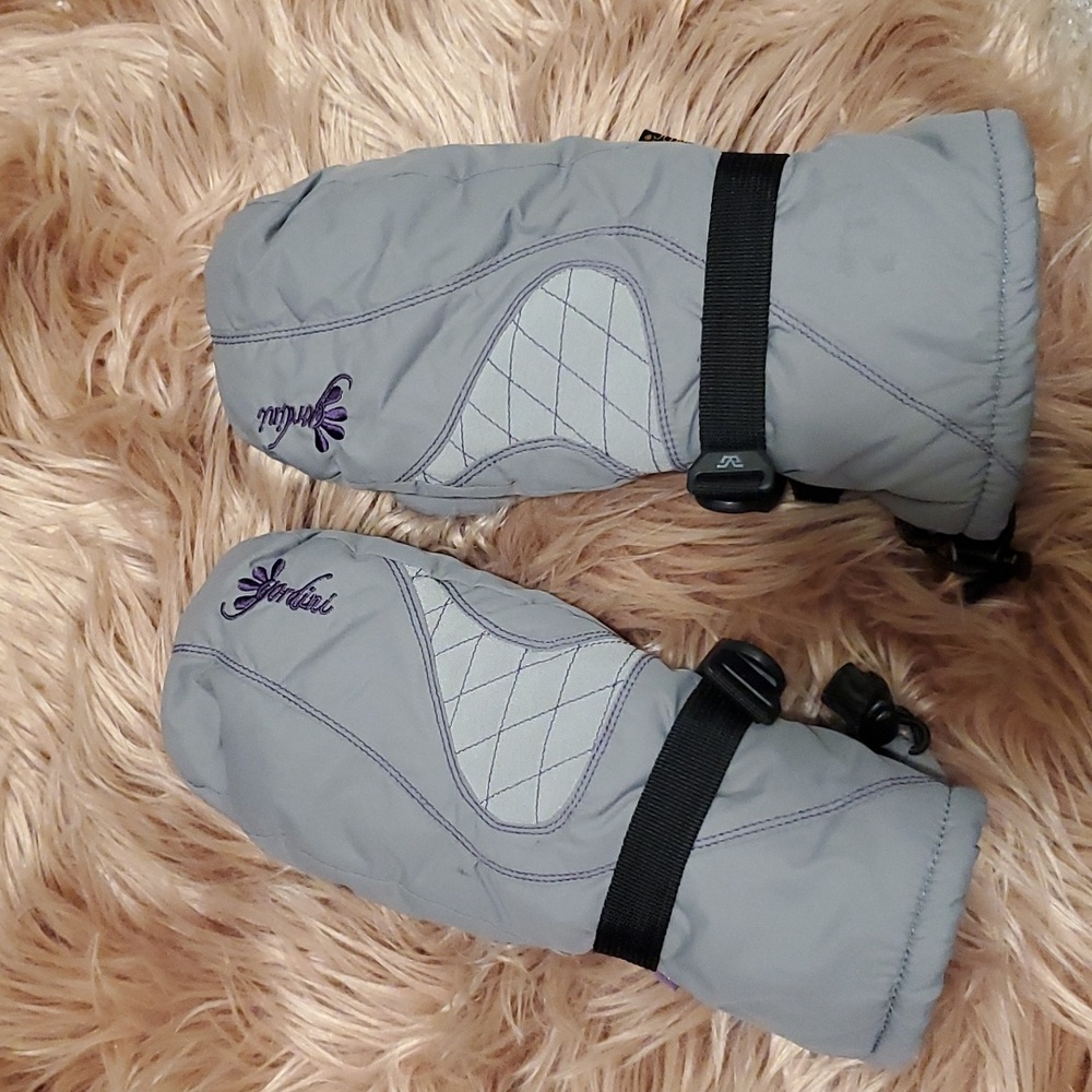 NWOT Gordini,Aquabloc,Azalea III Skidoo/ Snowboarding mitts super warm sz.Small